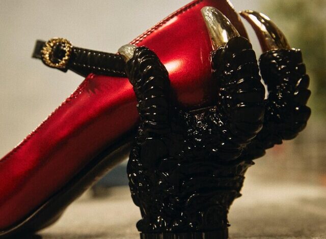 Photo of Небольшой японский модный бренд создал обувь «Годзилла» в честь победы одноимённого фильма на «Оскаре» (9 фото)